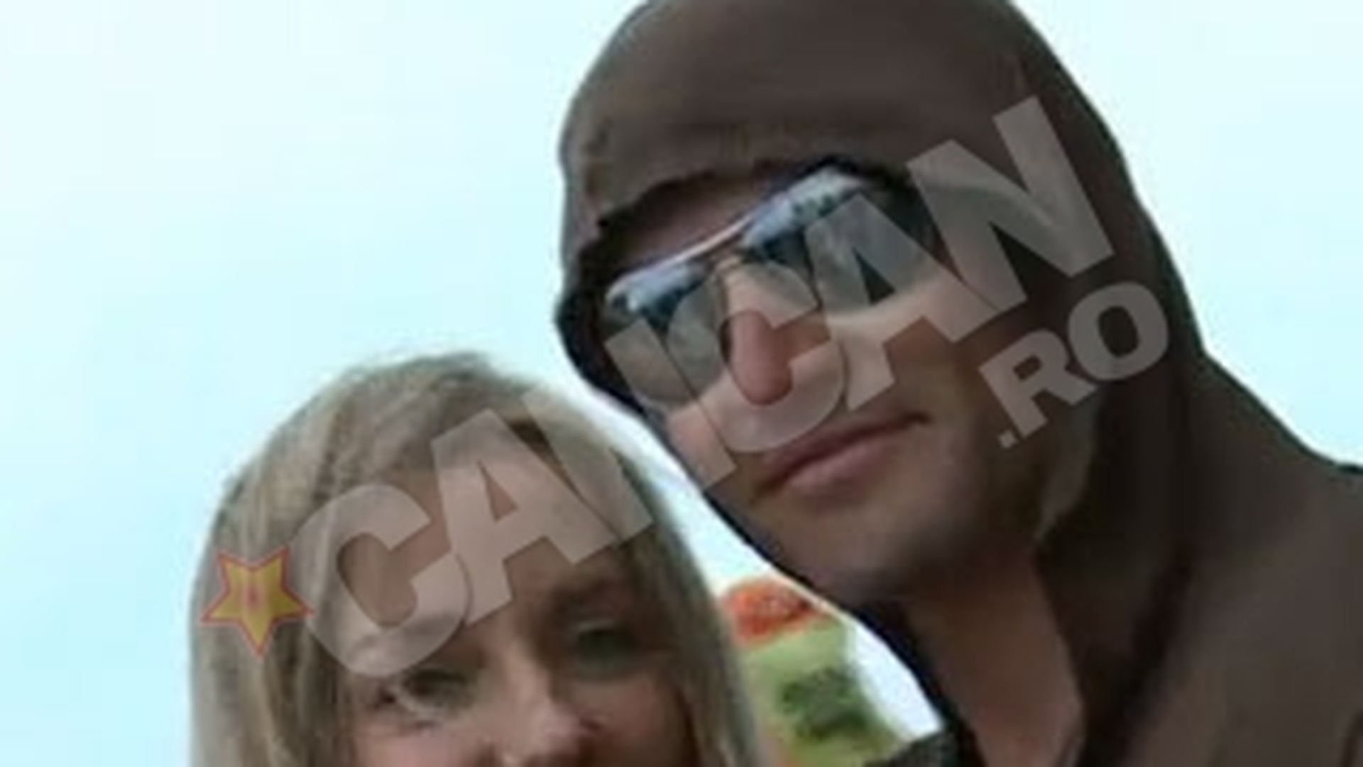 VIDEO Tania Budi s-a distrat la mare de 1 Mai, alaturi de un tanar misterios