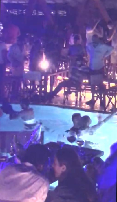Ioana Boureanu s-a distrat de minune în piscina clubului Nuba