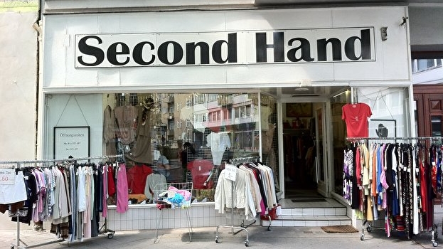 Angajata unui second hand a trăit un mare șoc! Ce a descoperit într-o haină: ”Când am văzut, m-am speriat!”