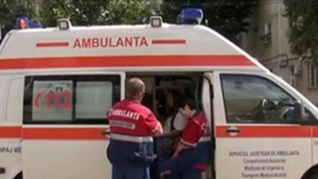 INFIORATOR! Doi baieti si-au aruncat in gluma colega de clasa pe geam