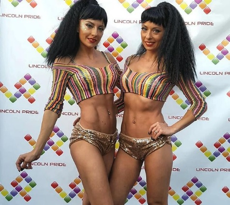 Le mai ții minte? Cu ce se ocupă și cum arată acum Monica și Gabriela, gemenele ”Cheeky girls”