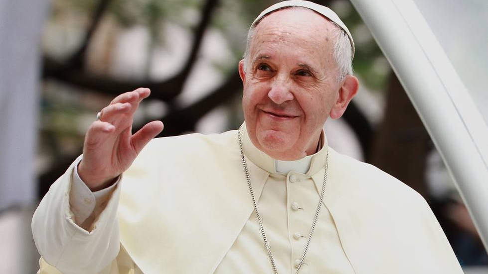 Papa Francisc ar putea folosi un papamobil autohton în timpul vizitei în România