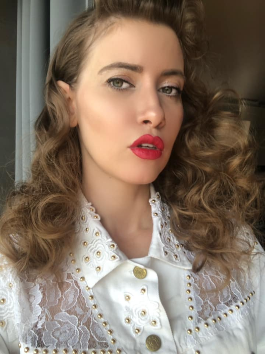 Iulia Albu se ”vinde scump”! N-o să-ți vină să crezi câți bani cere pentru o postare