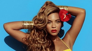 Imaginile care aduc vara mai aproape! Beyonce arată perfect in costum de baie, desi s-a ingrăsat!