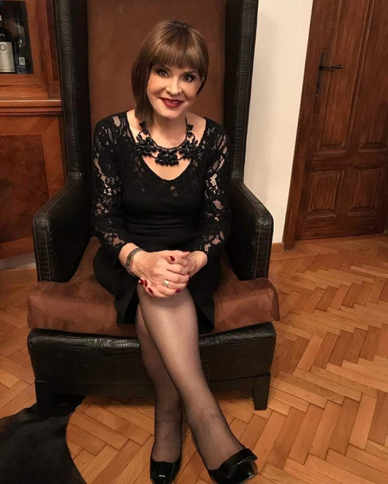 Gestul făcut de Gabriela Firea față de familia Prodan, după moartea cântăreței: i-a acordat titlul de excelență