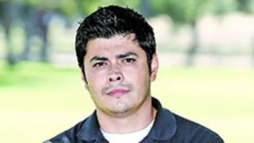 Un fost bodyguard o umple de noroi pe Britney Spears Trage vanturi in public si se scobeste in nas