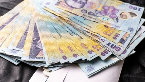 Vouchere de 500 de lei acordate de Guvernul României în luna septembrie. Ce categorie de elevi vor primi acest sprijin ministerial