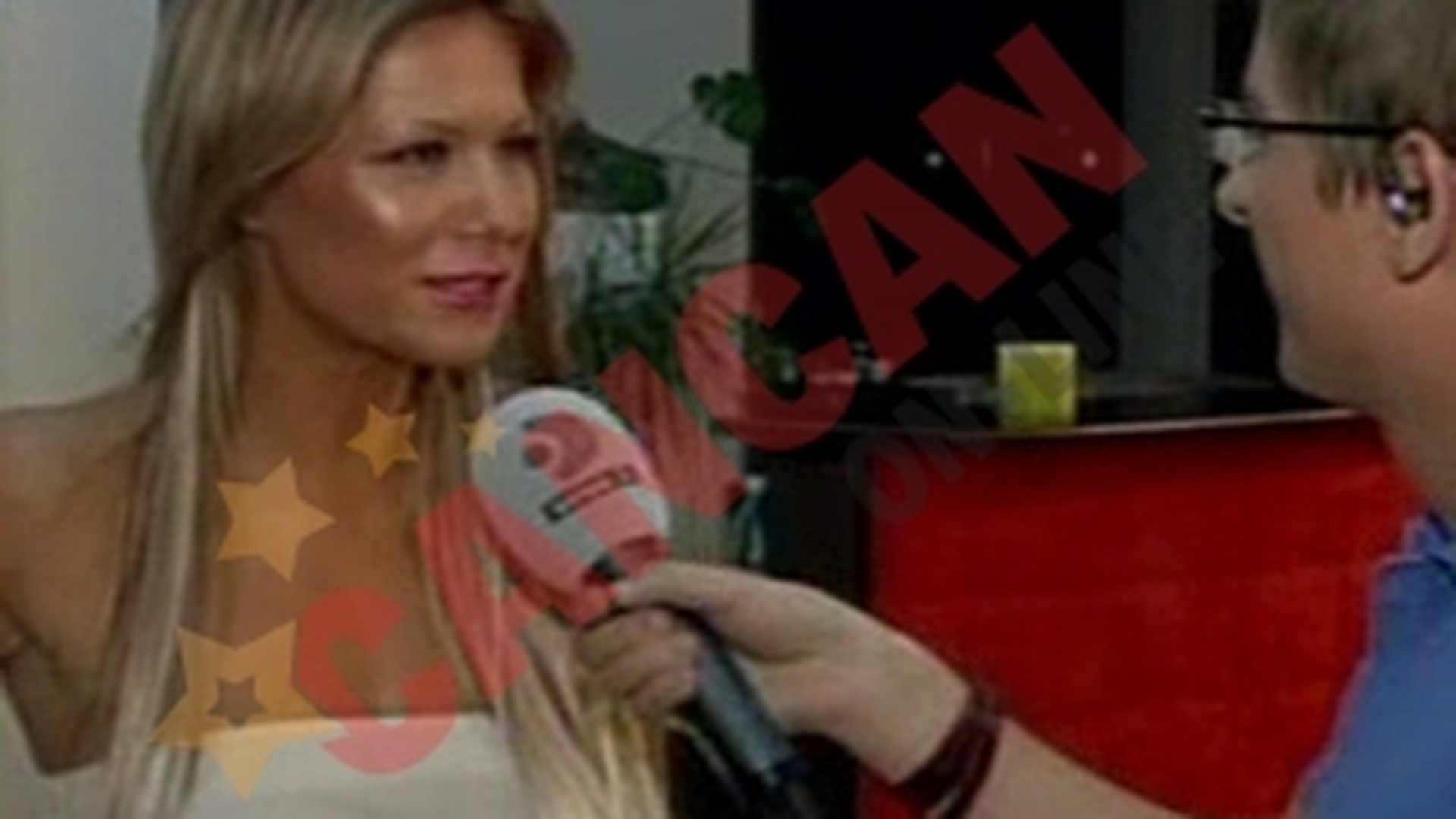VIDEO Simona Sensual in dus cu echipa de filmare de la Kanal D! Vezi aici cum arata casa blondei!
