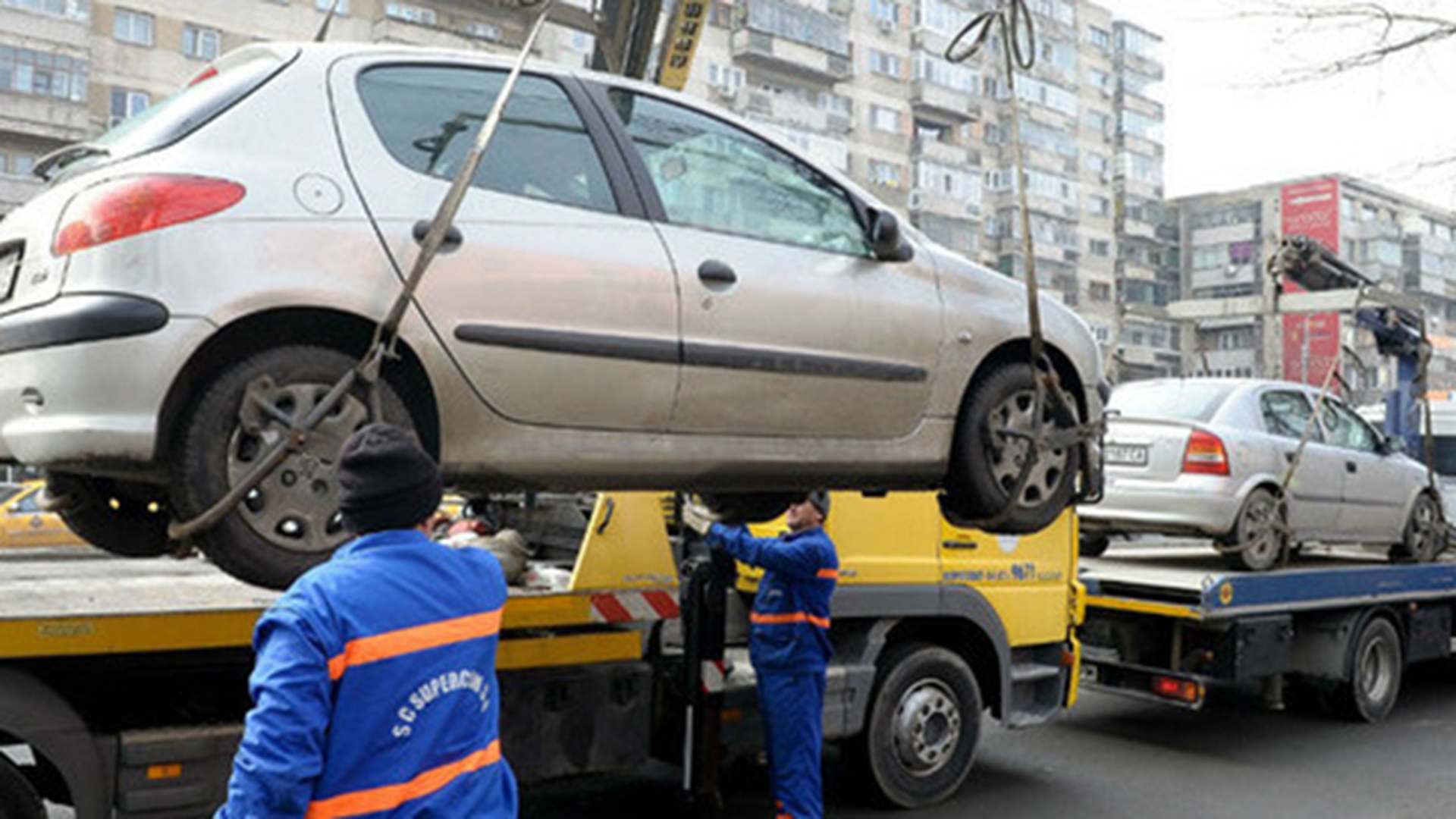 Veste buna pentru soferi! Masinile parcate ilegal nu vor mai putea fi ridicate, incepand de azi