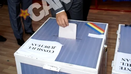 Alegeri locale. Premierul Victor Ponta a votat intr-o sectie din judetul Gorj: Am votat pentru viitor!