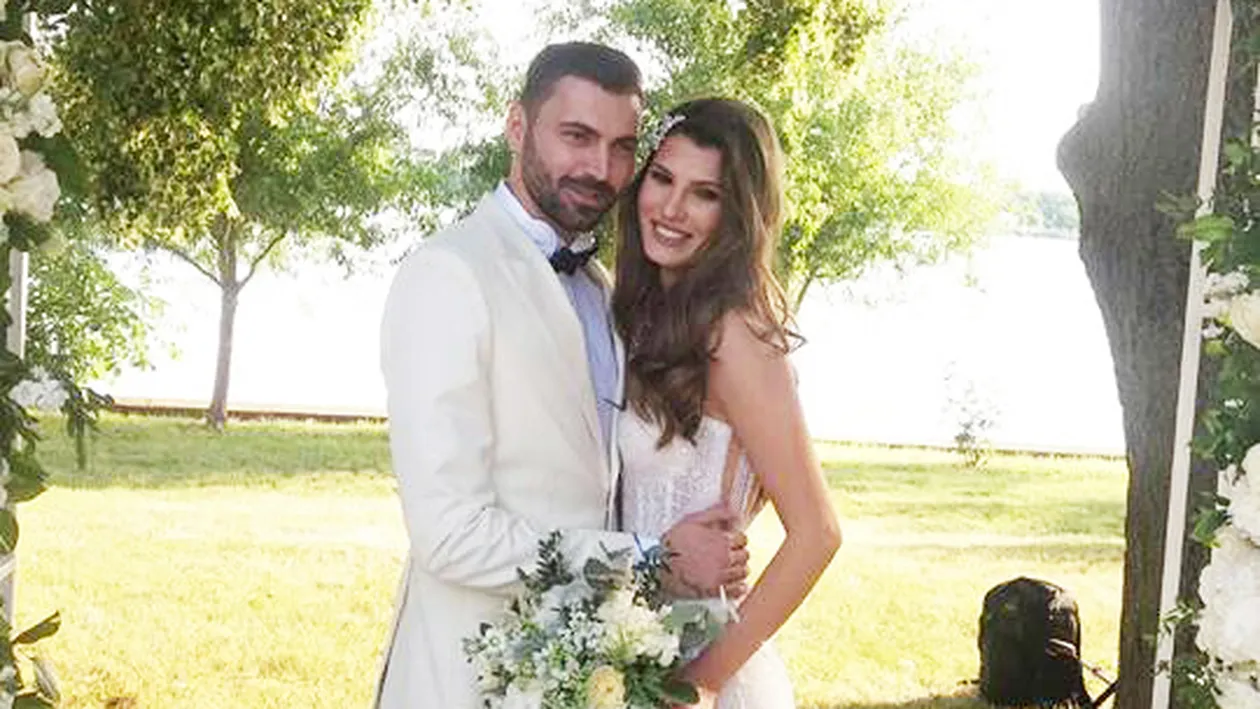 Primele imagini cu RALUCA OGICĂ în rochie de mireasă! Chiar tatăl ei le-a arătat tuturor albumul de nuntă