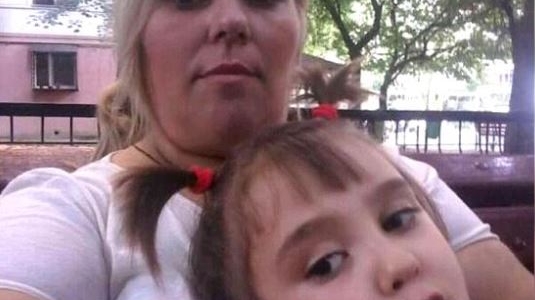 O mamă și fiica ei riscă să ajungă în stradă, în plină pandemie COVID-19. Înglodată în datorii, Maria Vintilă cere ajutorul oamenilor: “Sunt disperată! Îi rog pe toți...”