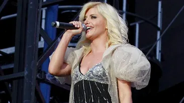 Arati ca la 20 ani Loredana Groza si-a dat pe spate fanii cu aceasta fotografie! Artista se bucura de soarele de pe litoral