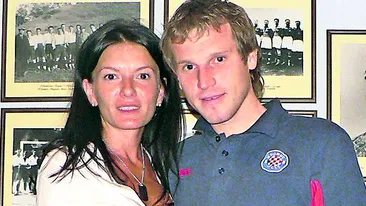 Ce faimos fotbalist roman si-a pierdut copilul la mall! L-a cautat minute in sir si l-a gasit facand ASTA pe scarile rulante