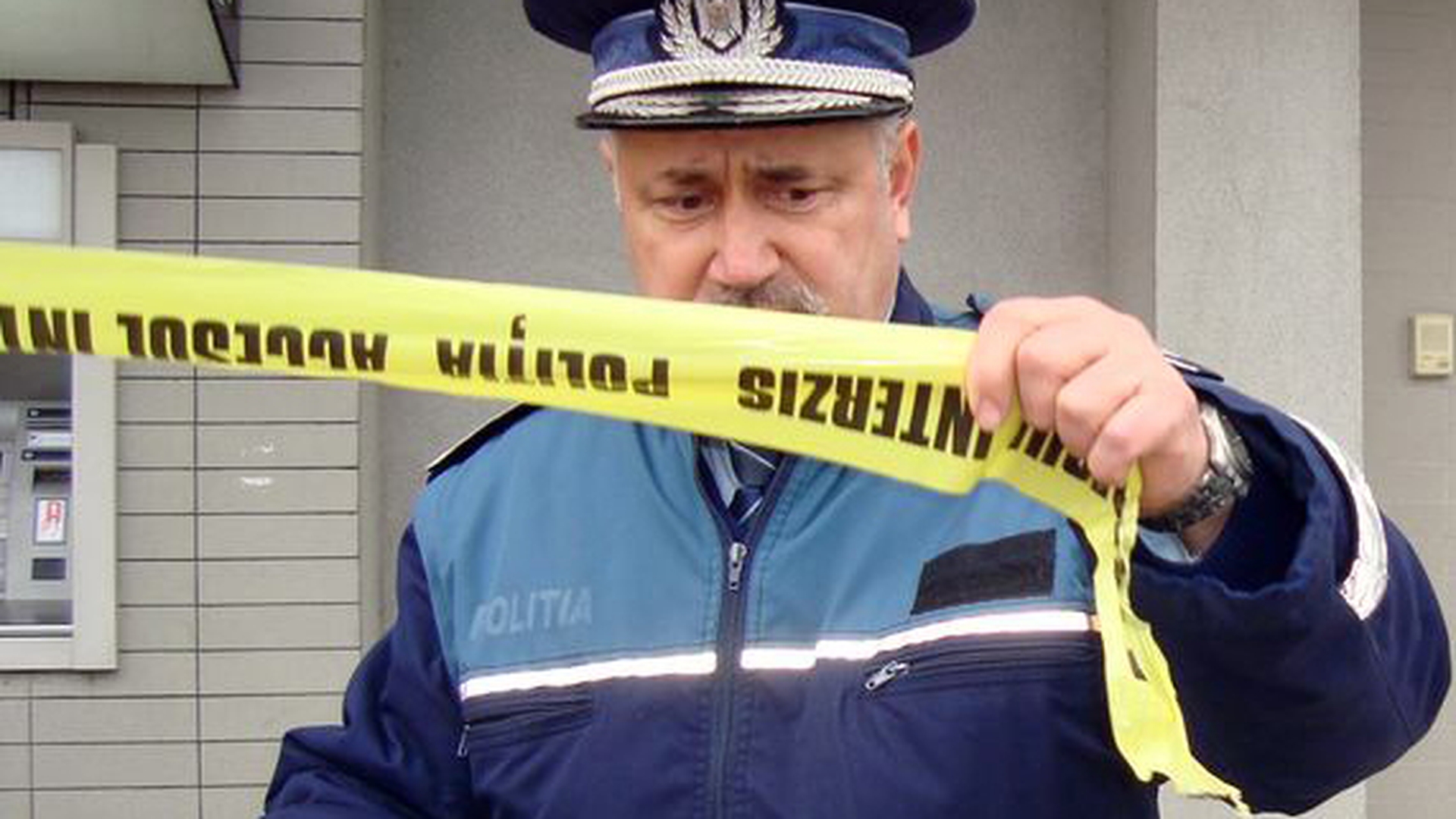 Un bărbat a jefuit o bancă din Arad c-un pistol de jucărie!