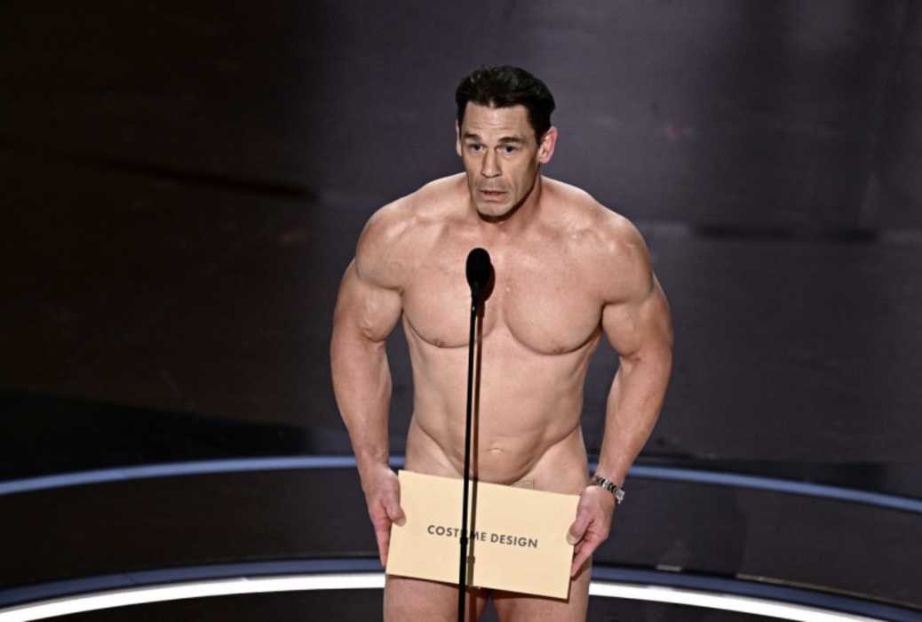Cum a reacționat Margot Robbie când l-a văzut pe John Cena dezbrăcat pe scenă la Gala Premiilor Oscar 2024