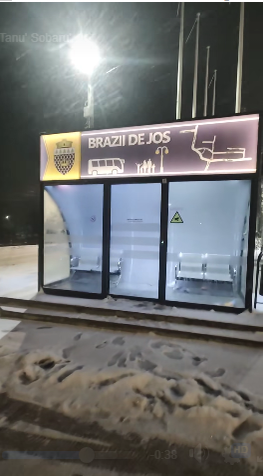 Comuna din România care lasă în urmă până și Capitala! Stații de transport după modelul din Dubai. Localnicii stau la căldură și iarna