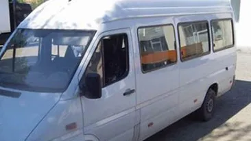 11 persoane, ranite dupa ce un microbuz ce transporta muncitori a fost implicat intr-un accident