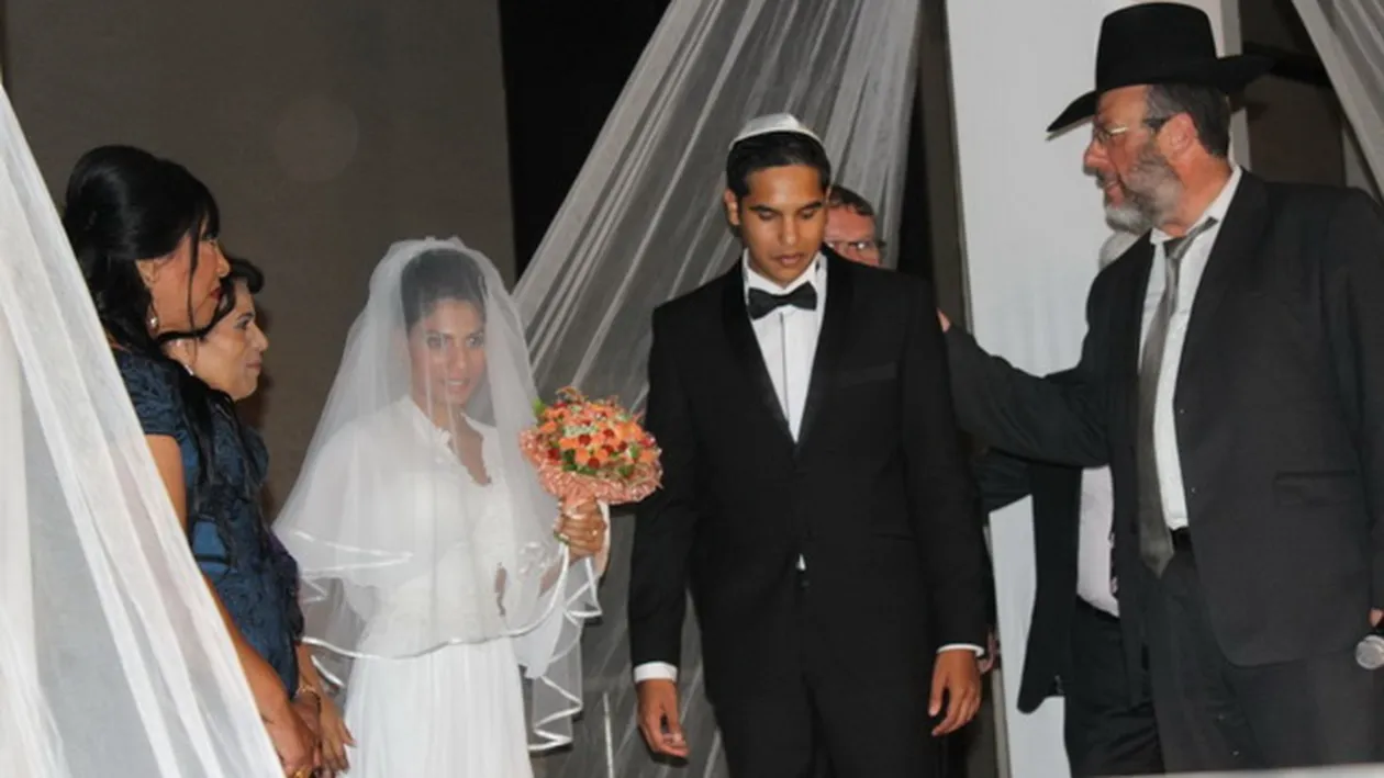 Un roman a uluit Israelul cu nunta pe care i-a facut-o fiului sau. A platit 100.000 de euro pentru ca invitatii sa se distreze