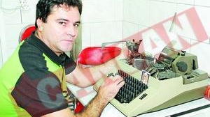 Deseneaza la masina de scris