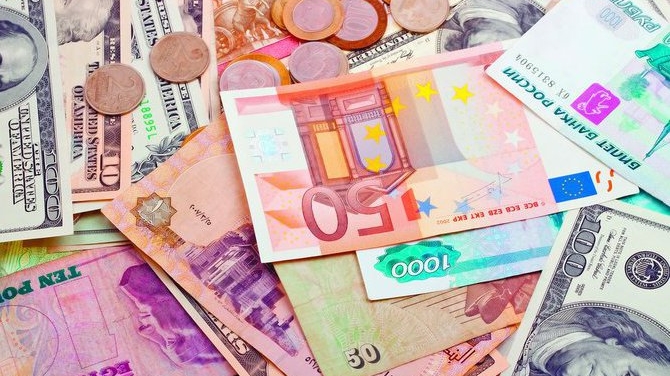 4 lucruri la care trebuie sa fii atent cand schimbi bani