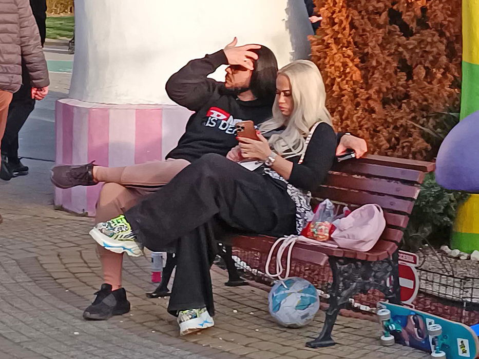 Anda Adam a făcut dezvăluirile, la party-ul de poveste de ziua ei! După 45 de buchete de trandafiri și brățară Cartier, urmează…  Nuntă & lună de miere în 3 locuri exotice