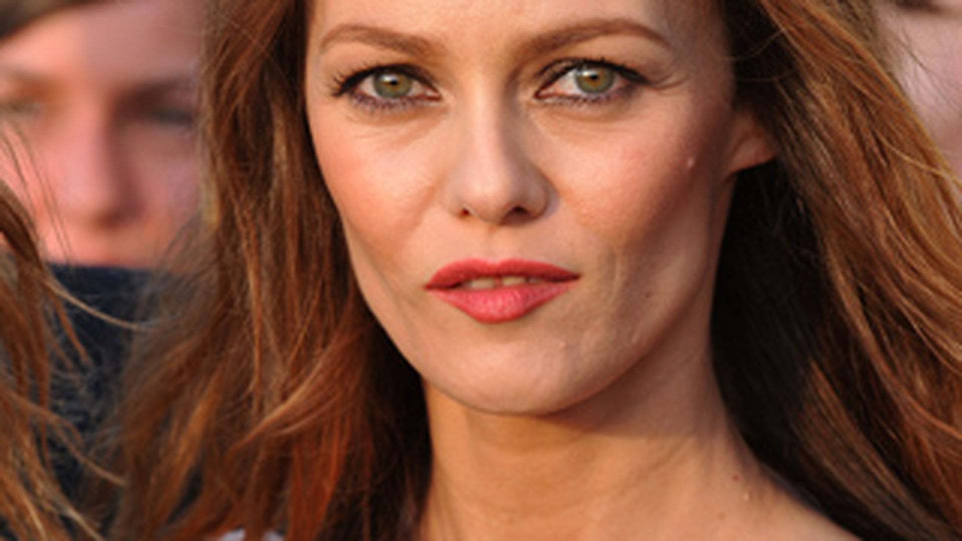 Vanessa Paradis continua destainuirile dureroase despre despartirea Johnny Depp: "Aveti idee cum ma simt?!"