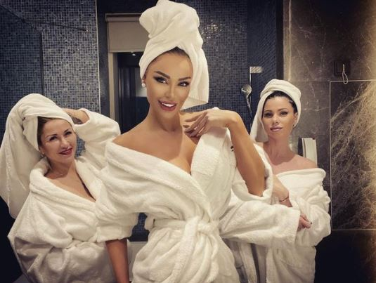 Bianca Drăgușanu, momente de răsfăț într-un jacuzzi alături de un bărbat? Cine este musculosul care apare pe filmarea în care este etichetată diva | VIDEO