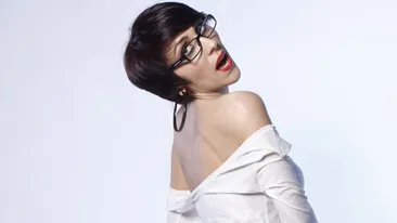 Si-a schimbat look-ul si si-a expus sanii pe internet! Fosta amanta a lui Nicolae Guta a facut ravagii cu aceasta fotografie