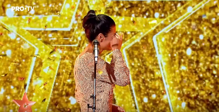 Florin Călinescu a oferit Golden Buzz cu ochii în lacrimi, la Românii au talent! Stewardesa cu voce de aur, crescută la orfelinat, l-a impresionat pe jurat