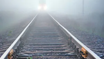 Tragedie în Hunedoara! O fată de 12 ani a murit după ce a fost lovită de tren! Tânăra se întorcea de la şcoală