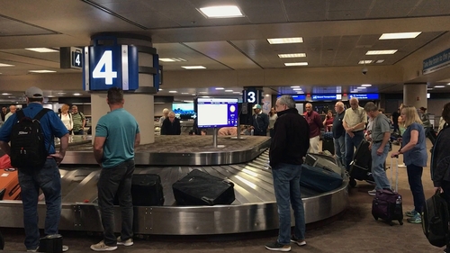 Reguli noi pentru pasageri! Ce se schimbă de azi pe aeroporturile din București