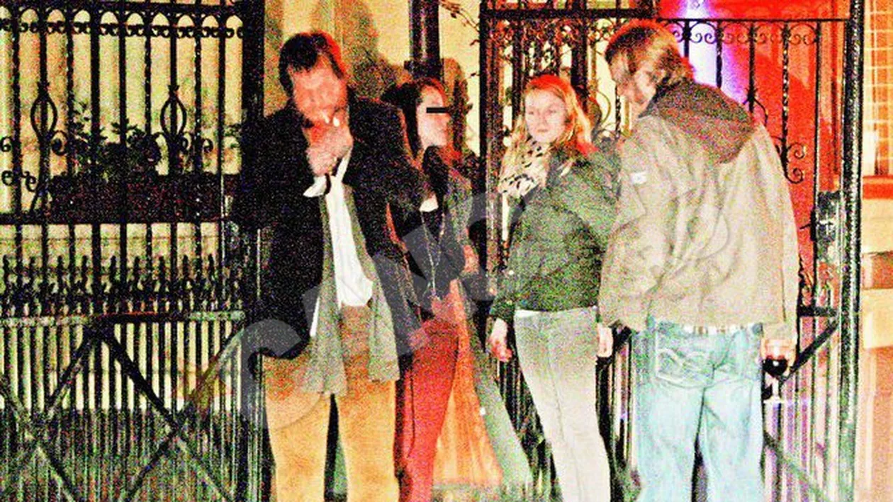 Actorii americani au venit cu chef de viata la Bucuresti. Colegii lui Kevin Costner au postit o altfel de tigara pe strada