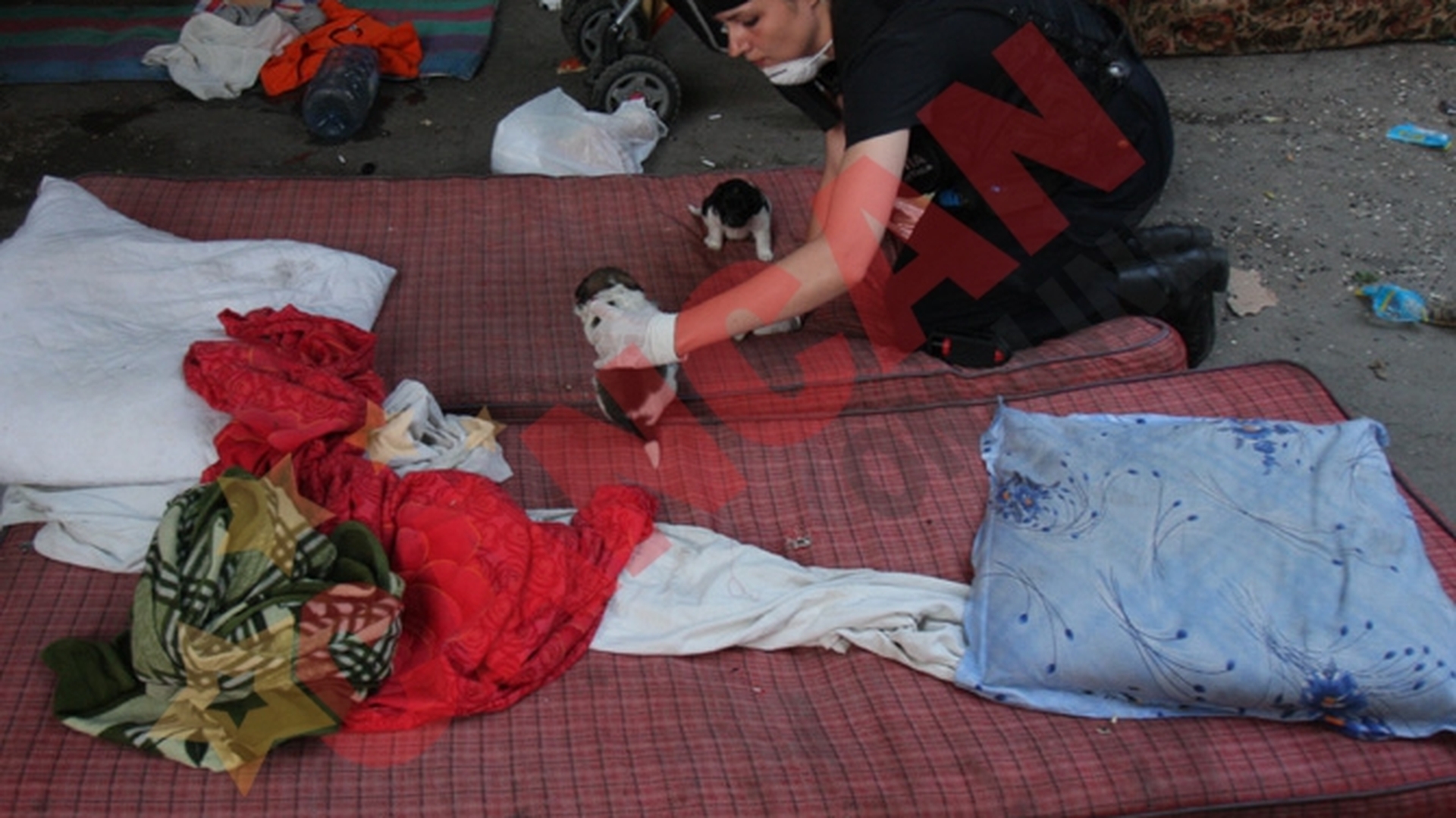 Au intrat mascatii peste ei, in timp ce dormeau