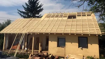 Atenție! Țeapă prin metoda “acoperișul” de aproape 30.000 de lei. Proprietarul, amenințat cu o drujbă dacă nu plătește