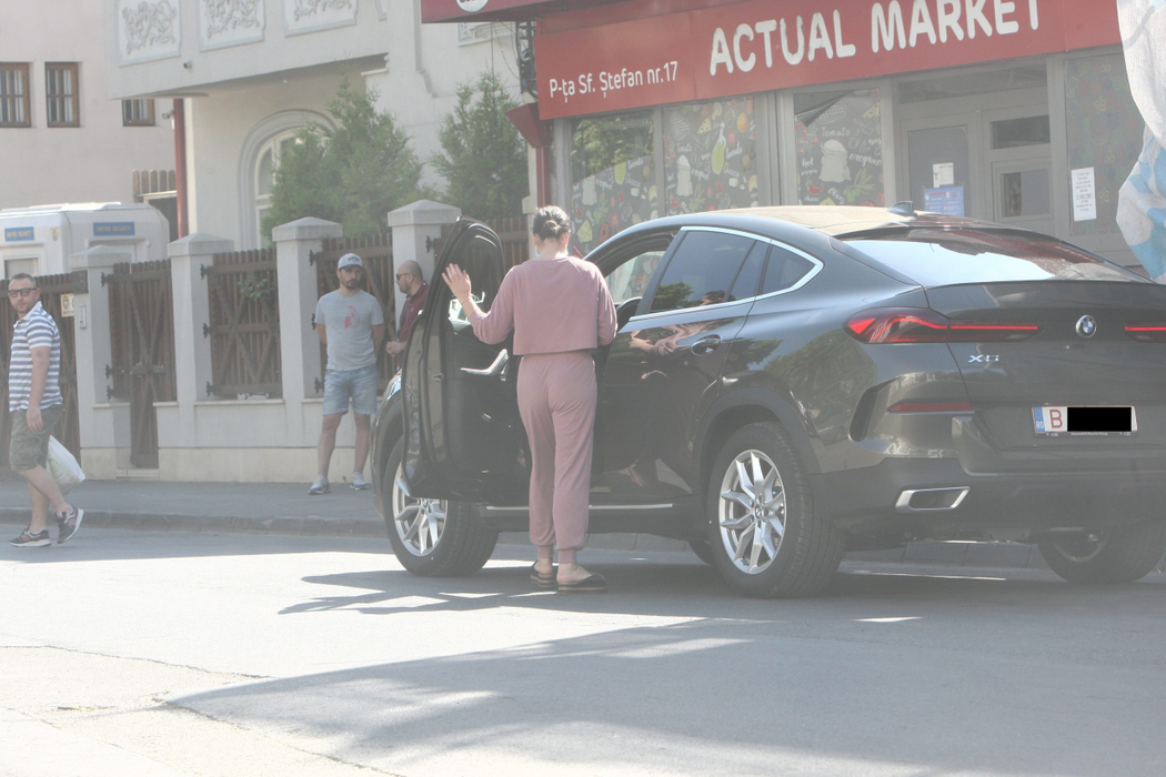 Elena Băsescu a atras toate privirile cu noul BMW X6