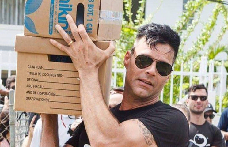 Imagini emoţionante cu RICKY MARTIN şi logodnicul său. Au mers să îi ajute pe sinistraţii din Puerto Rico