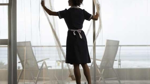 Este directorul unei firme şi femeie de serviciu! Ce mărturisiri face Dora Minodora:,,Nu, nu sunt curvă. Mă sui în SUV-ul meu de lux şi mă duc în Mamaia să fiu menajeră ’’
