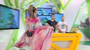 VIDEO Roxana Vancea habar n-are cand trebuie sa dea licenta! A fugit din emisiune ca sa ajunga la examen!