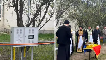 De-a râsu`-plânsu` în 2022 ! Branșare la gaz inaugurată cu sobor de preoți într-o comună din Botoșani