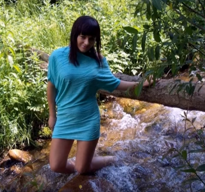 La câte operații estetice a apelat Carmen de la Sălciua de-a lungul timpului. Nu o recunoști