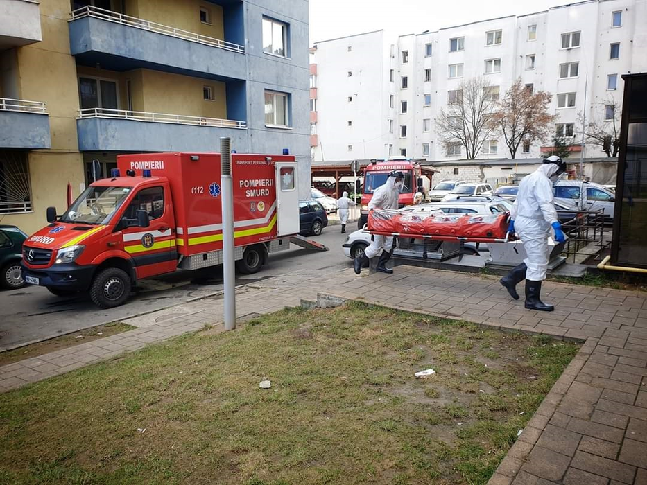 Bărbat autoizolat la domiciliu după ce a fost în Italia, transportat la spital. I se recoltează analize pentru teste de coronavirus