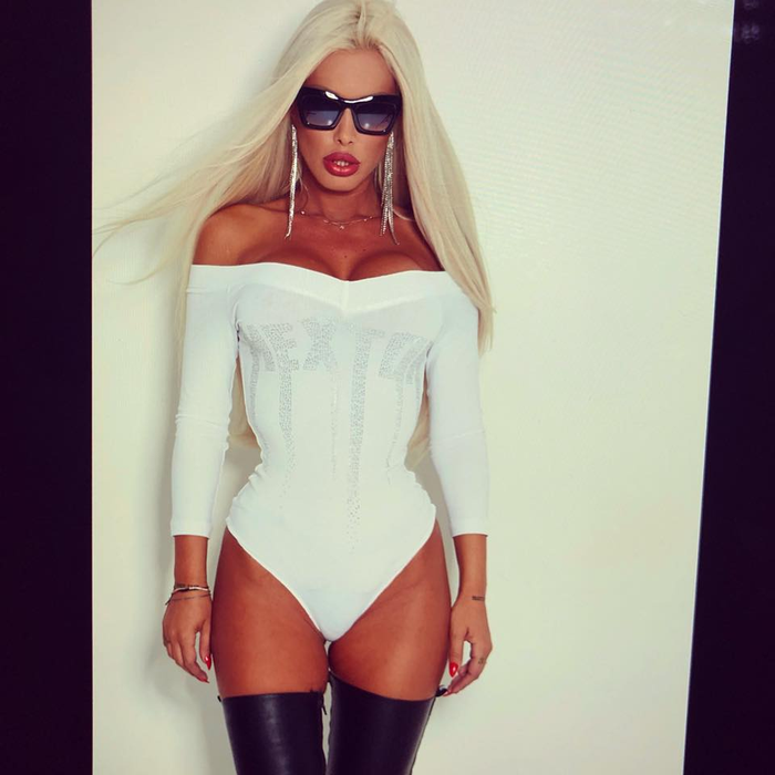 Nu are nicio rușine! Loredana Chivu, cu „rușinica” la vedere pe o plajă din Mamaia. Când s-a întors, s-a văzut tot