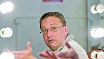 Momente de panică la Teatrul de Comedie! Actorul MARIUS FLOREA VIZANTE, transportat de urgenţă la spital după ce i s-a făcut rău înaintea spectacol