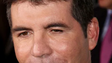 Simon Cowell si-a tras vila de 15,5 milioane de dolari in Beverly Hills! Proprietatea are sala de cinema, piscina si seminee in curte