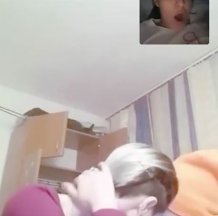 David Puşcaş, fiul adoptiv al Luminiţei Anghel, şi-a făcut iubită! Aflat cu Ada în cameră, tânărul s-a dezbrăcat în faţa webcam-ului şi…
