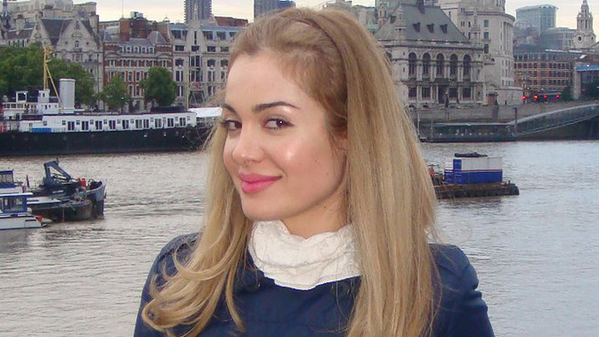 BOMBA! Anemona ex-ASIA, vedeta pe un site de filme porno! Actrita apare goala, in ipostaze indecente, alaturi de un celebru actor