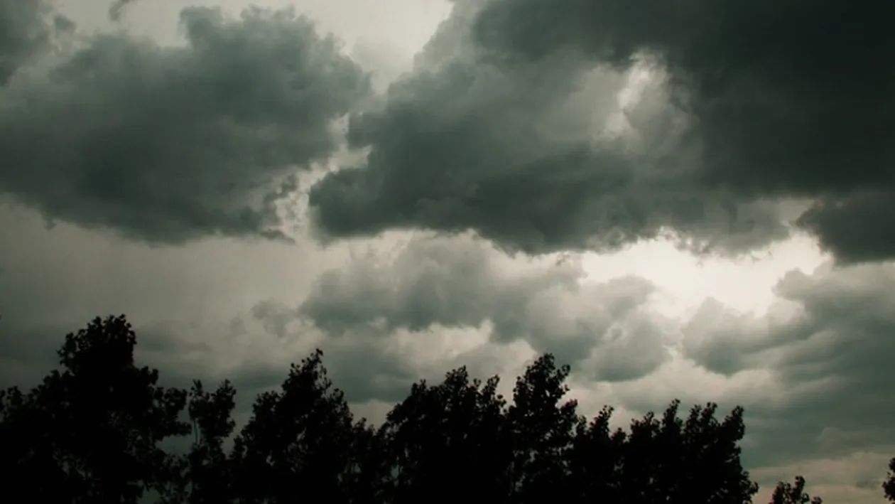 Cod portocaliu de furtuna in mai multe judete din Romania! Ce se intampla acum in toata tara