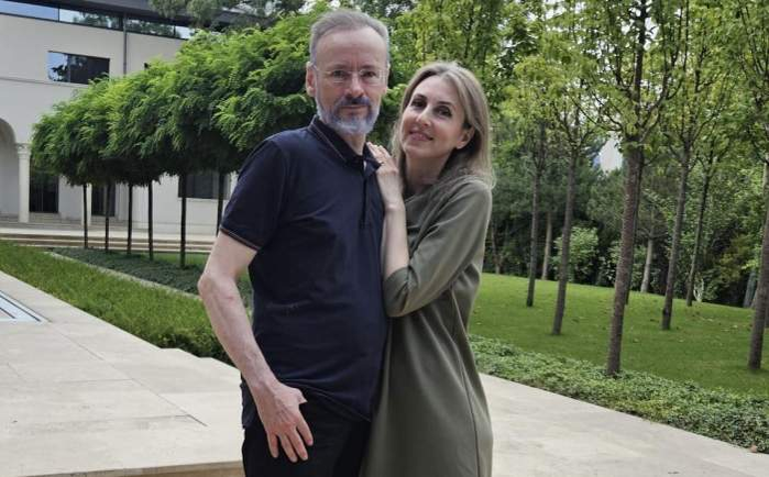 Ce relație există între fiica și soția lui Mihai Albu, de fapt. „Nu sunt mamă surogat!”