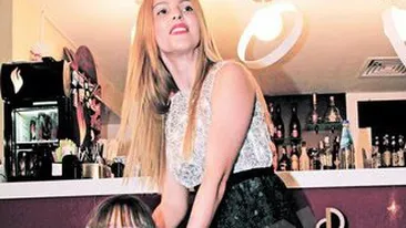 Fetita Printului s-a lansat in cariera de manechin! Rania a fost vedeta unei prezentari de copii